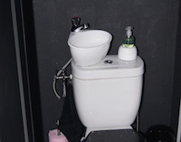WiCi Mini kleines wassersparendes Handwaschbecken für WC - Frau P P (Frankreich - 42)